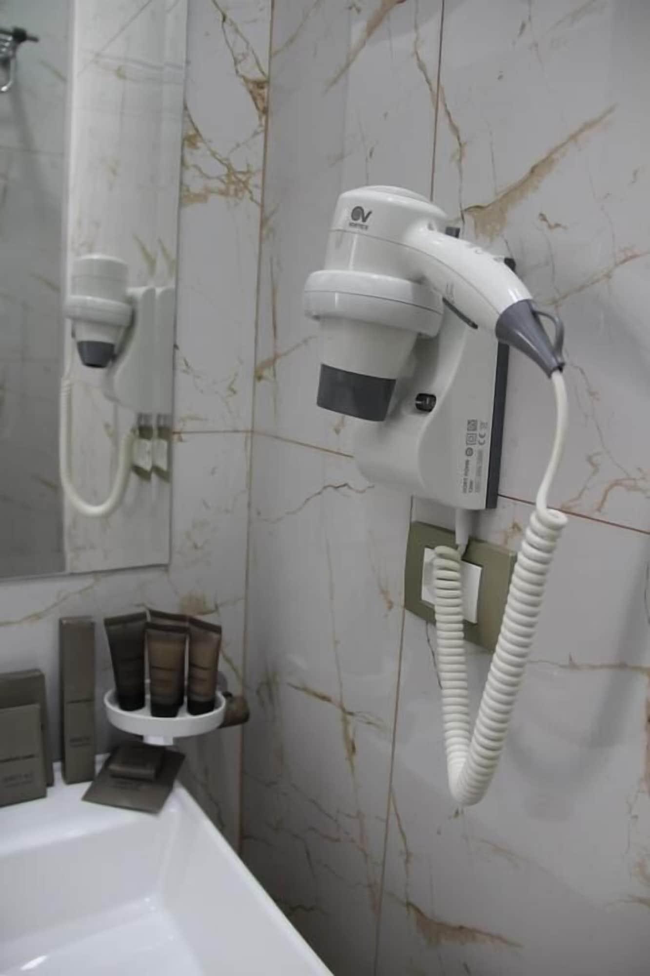 فندق هيرميس تيرانا المظهر الخارجي الصورة